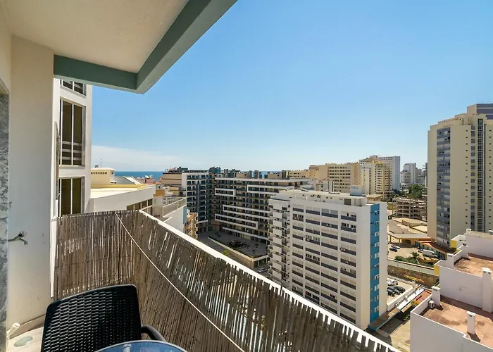 Com Vista Espetacular, Ao Lado Da Praia, By Qozzy Портиман