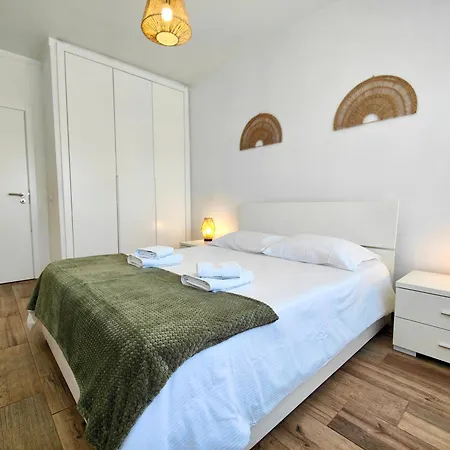 Apartment Com Vista Espetacular, Ao Lado Da Praia, By Qozzy